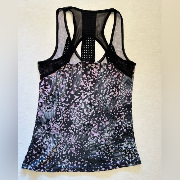 Athletic EVCR women’s ventilated tank top in size Medium.  J15 - Picture 2 of 9